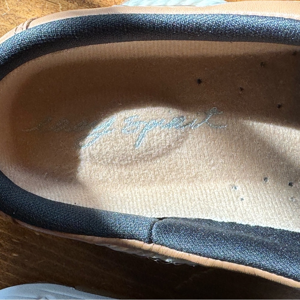 NWOT Easy Spirit Woman’s Casual Slip-On Loafers- Blue and Tan. Size 8 Naut look - Picture 7 of 14